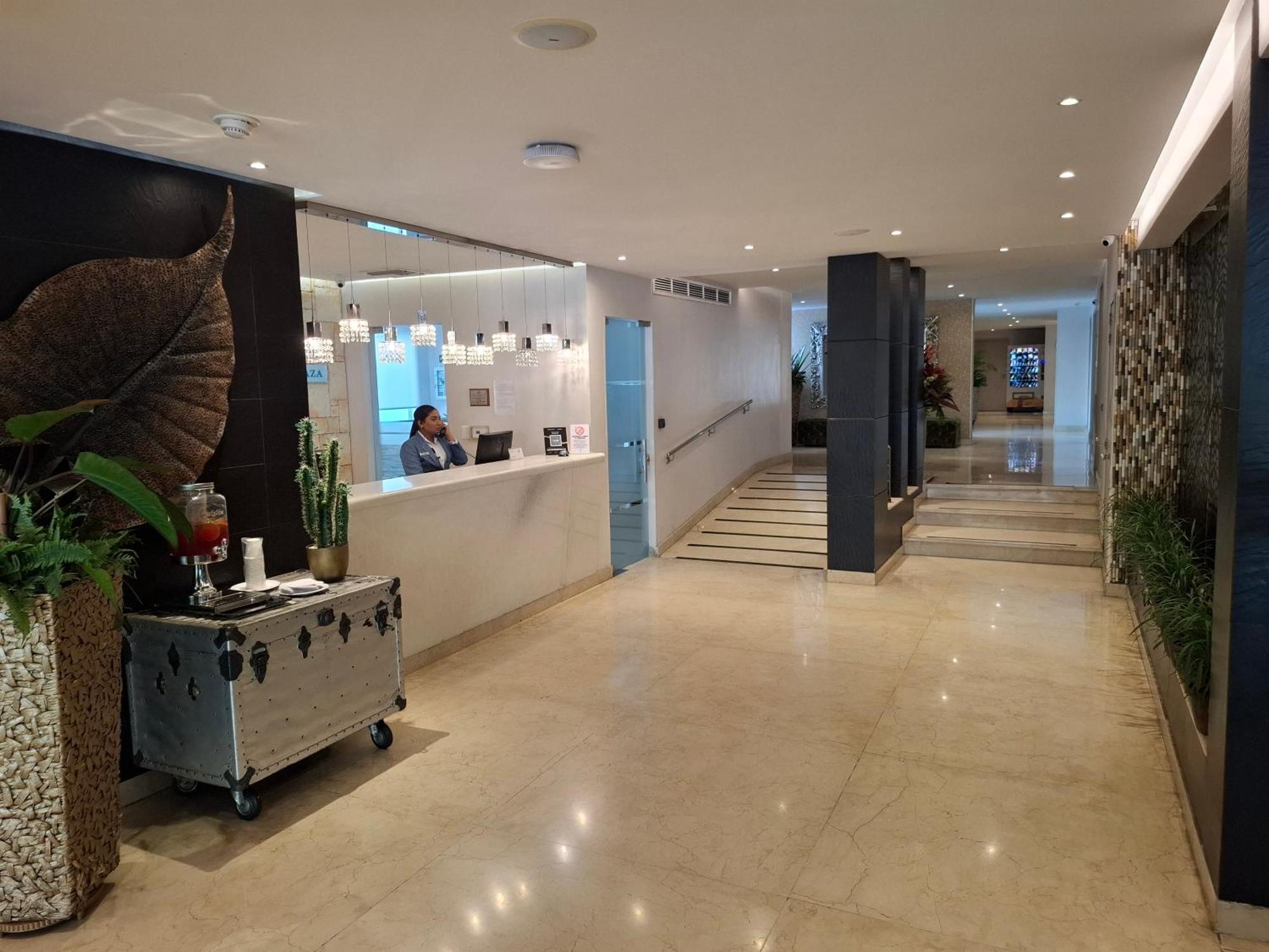 Hotel Washington Plaza Barranquilla  Esterno foto